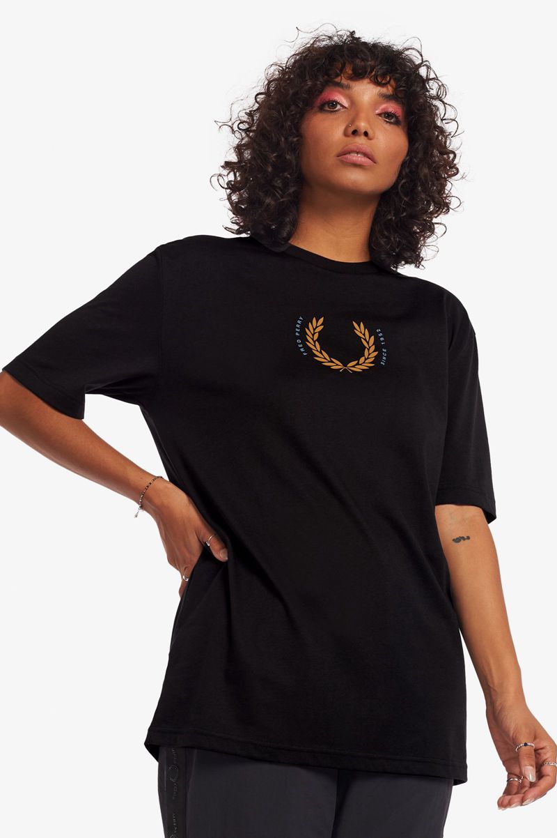 Women's Fred Perry Laurel Wreath T-Shirts Black | 6958047-QH