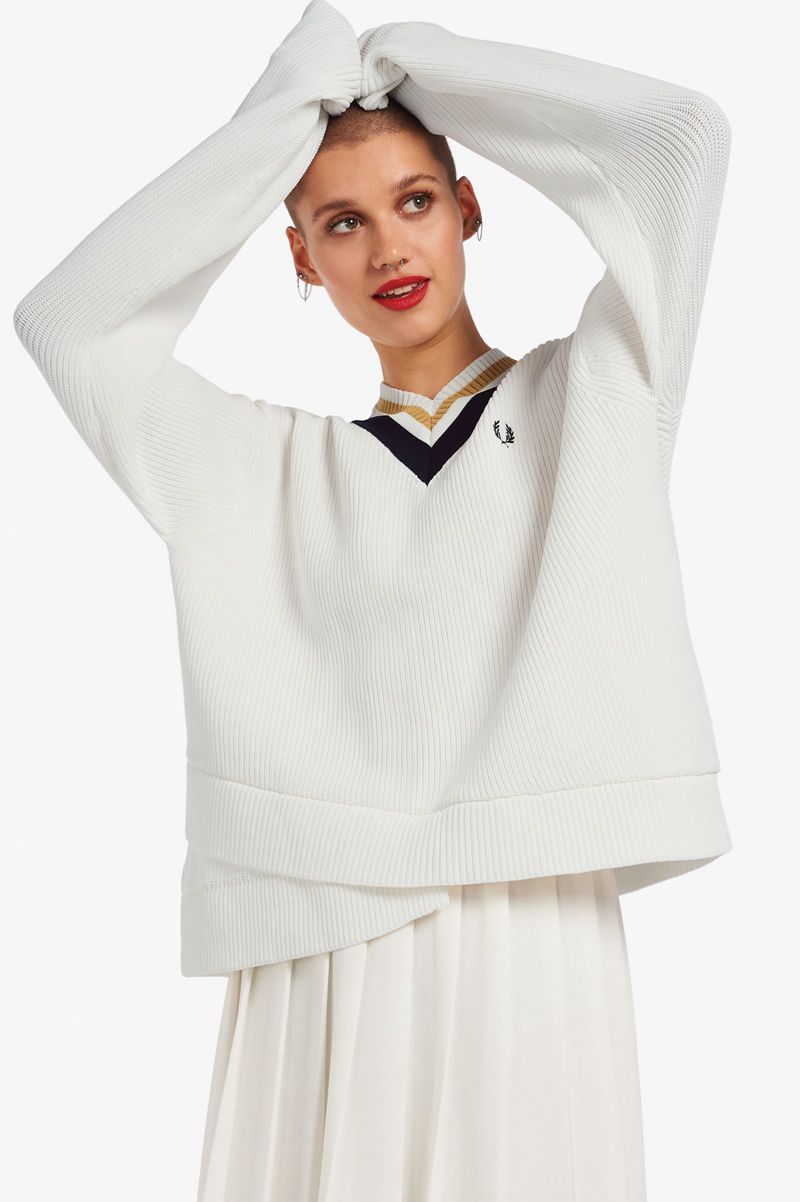 Women's Fred Perry Tipped V-Neck Jumper Knitwear White | 1735482-XU