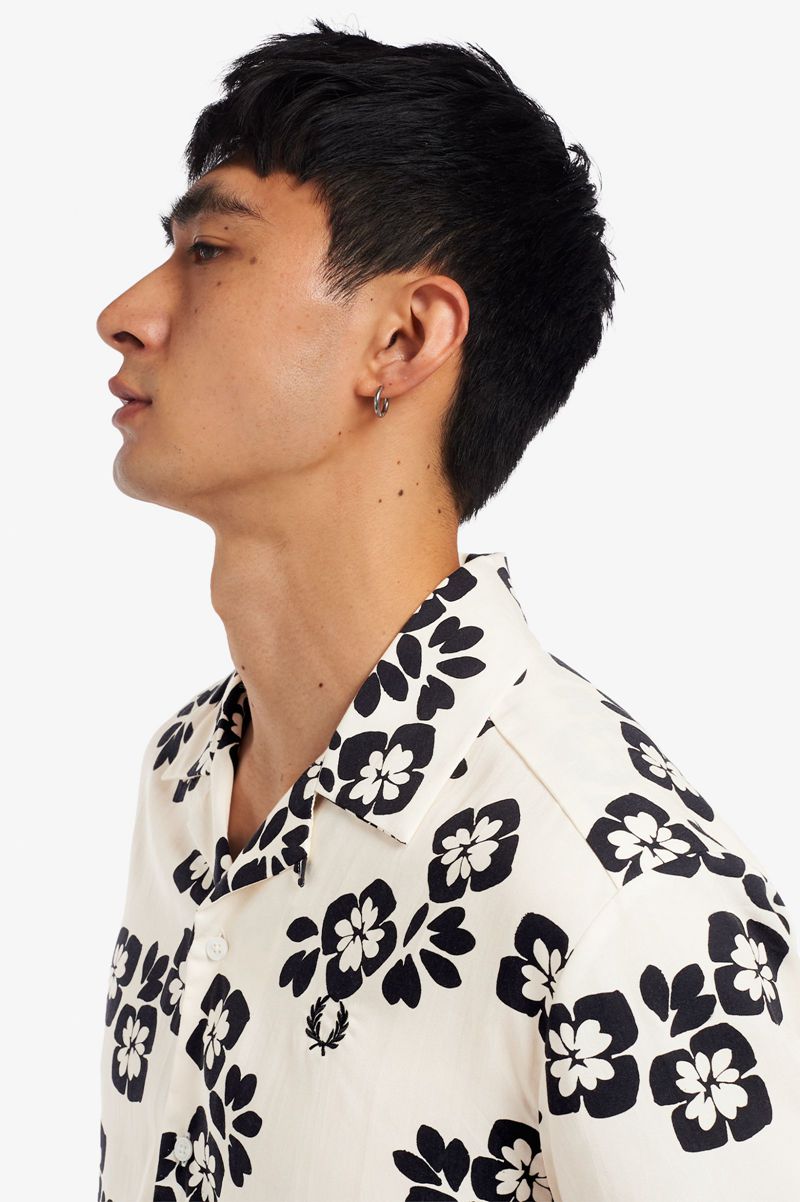 Men's Fred Perry Floral Print Revere Collar Shirts White | 6548390-PY