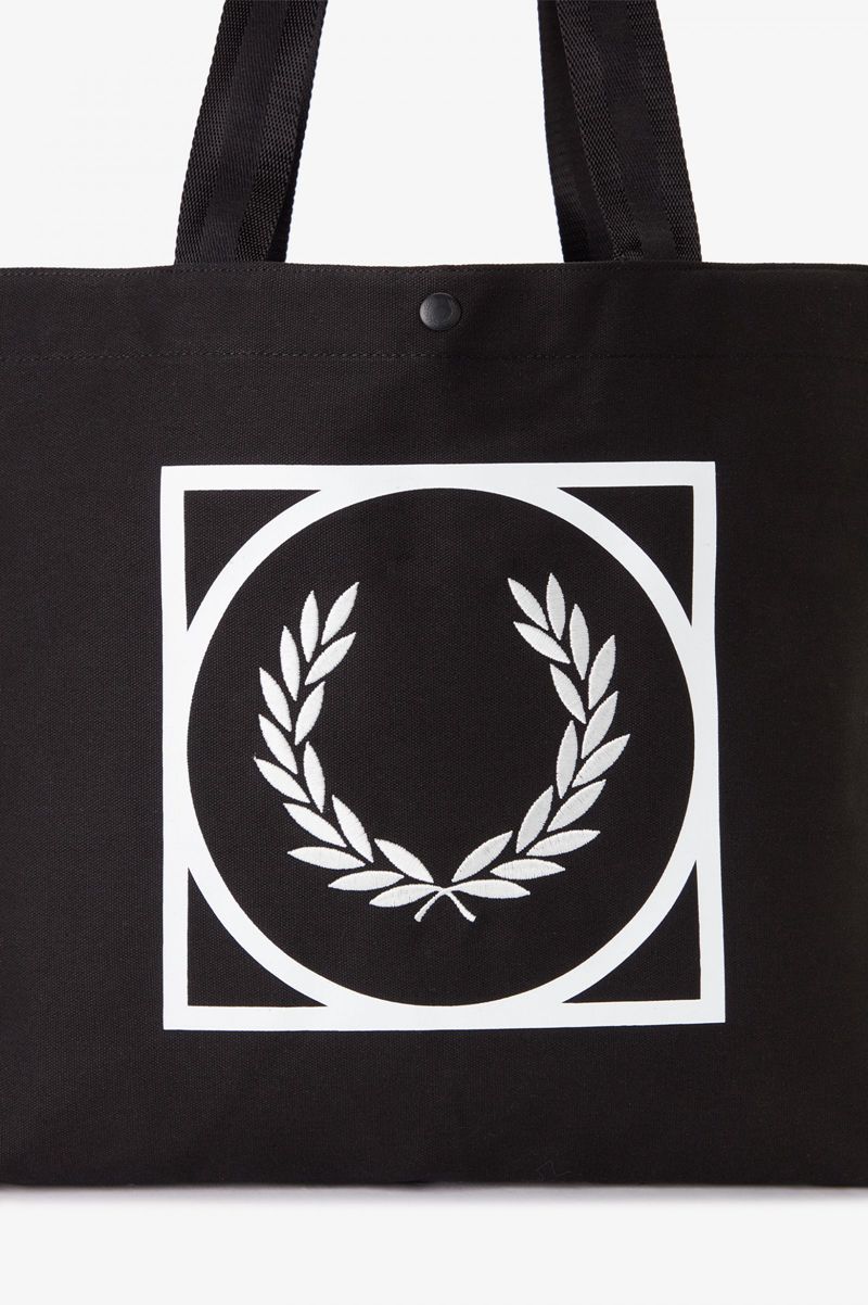 Men's Fred Perry Graphic Print Tote Bags Black | 1425380-WM