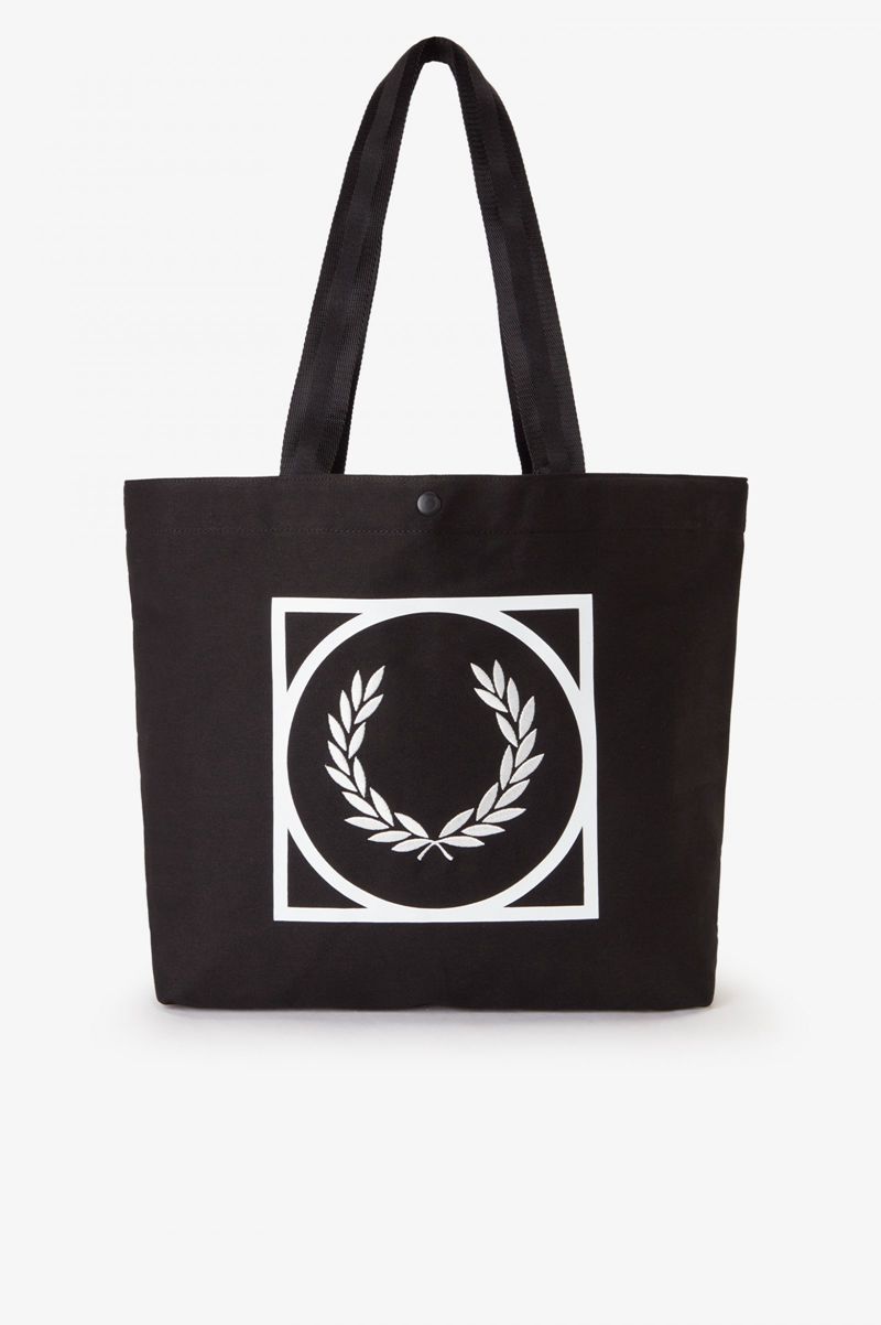 Men\'s Fred Perry Graphic Print Tote Bags Black | 1425380-WM