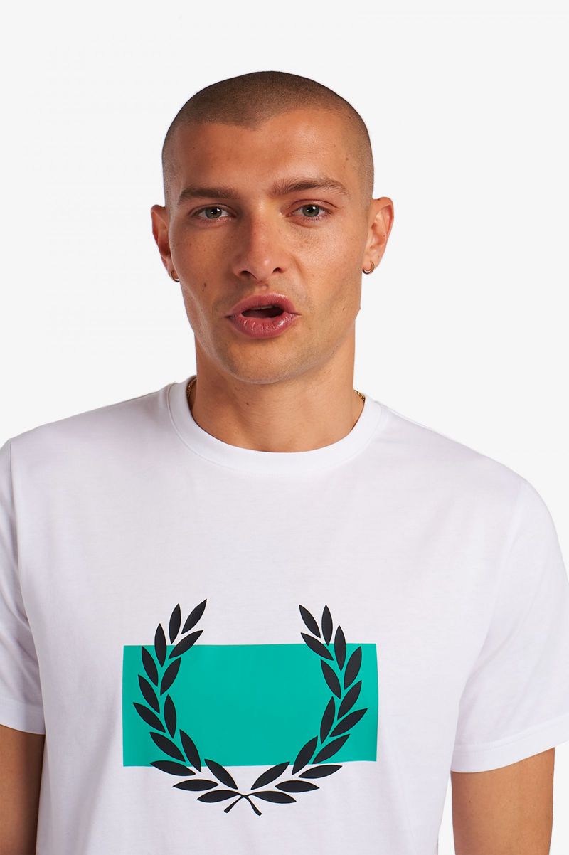 Men's Fred Perry Laurel Wreath Print T-Shirts White | 2086543-NK