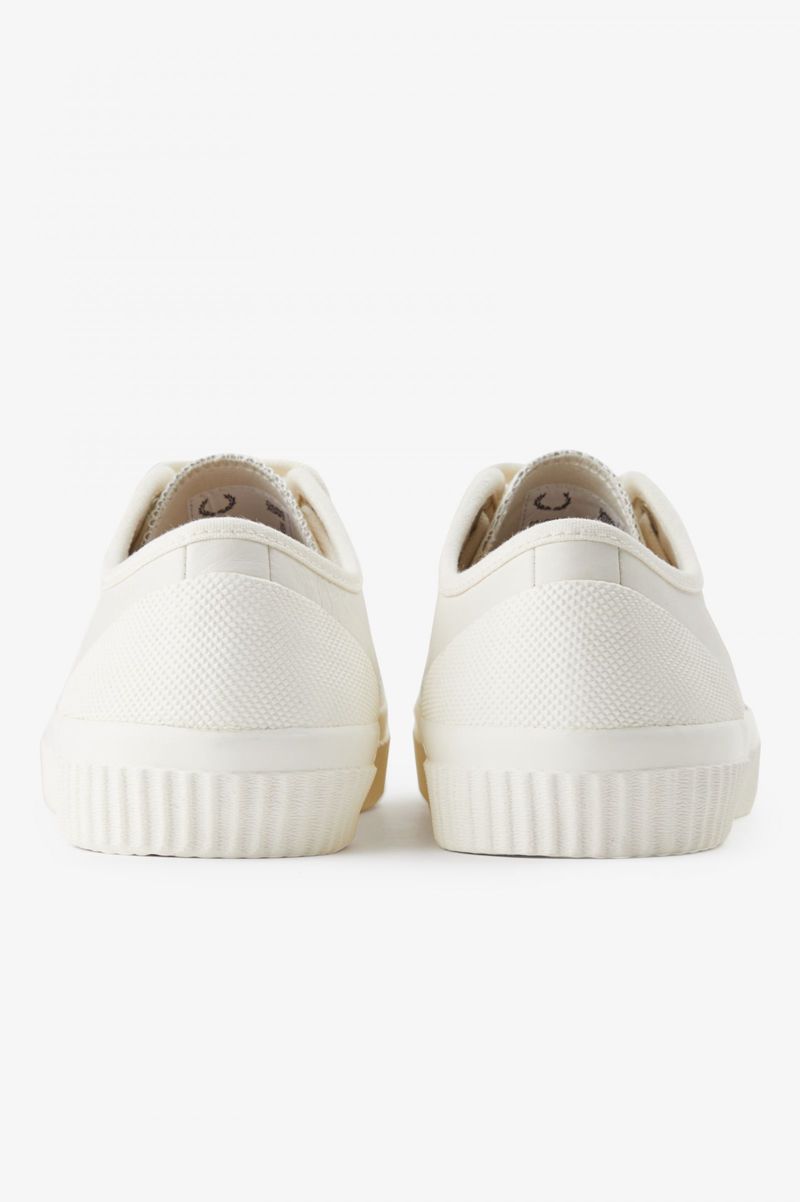 Women's Fred Perry Hughes Low Shoes White | 4561728-ZI