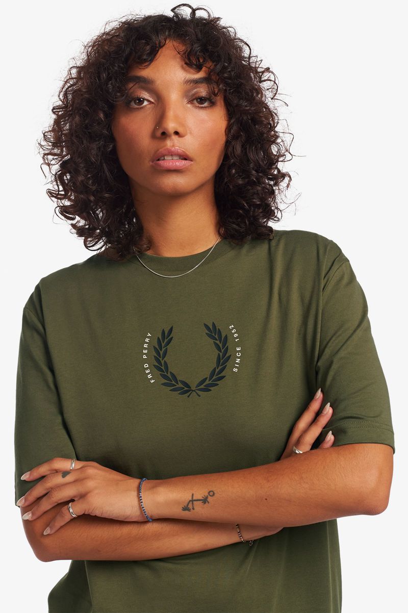 Women's Fred Perry Laurel Wreath T-Shirts Green | 2163854-DO