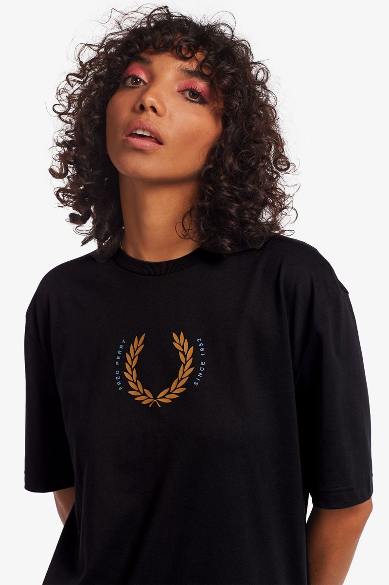 Women's Fred Perry Laurel Wreath T-Shirts Black | 6958047-QH