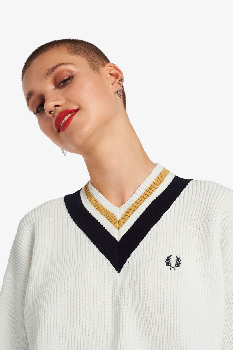 Women's Fred Perry Tipped V-Neck Jumper Knitwear White | 1735482-XU